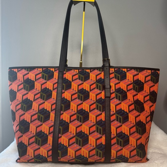 MCM Cubic Monogram Jacquard Tote Bag & Pouch - Picture 2 of 16